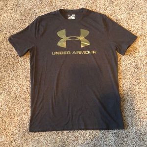 NWOT short sleeve Under Armour shirt